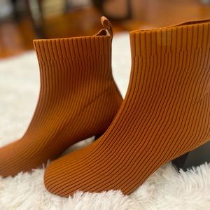 Steve Madden New never worn size 7.5 Dimmer ankle boots